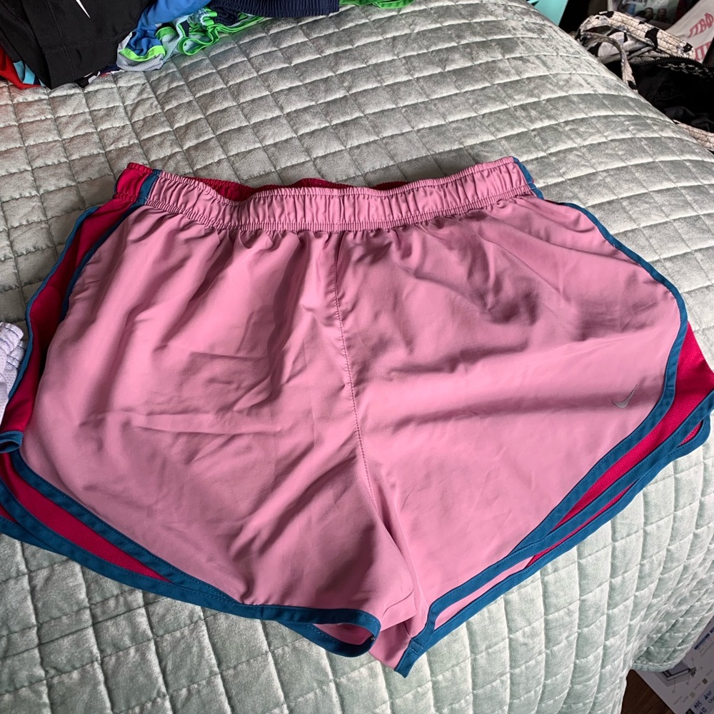 Women’s XL Nike Tempo Shorts
